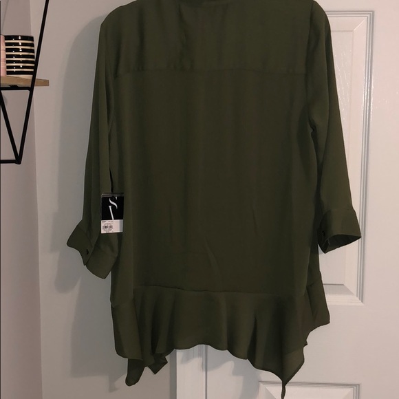 Button up blouse - Picture 3 of 3